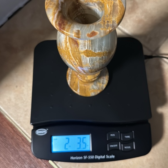 Vintage Carved Marbled
Onyx Stone Flower Vase - Picture 12 of 16